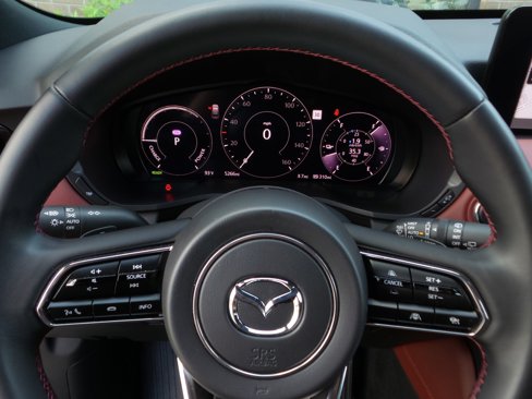 Certified 2025 MAZDA CX-70 Plug-In Hybrid w/ Premium Plus image 11