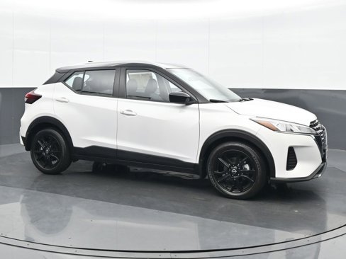 Used 2023 Nissan Kicks SV image 8
