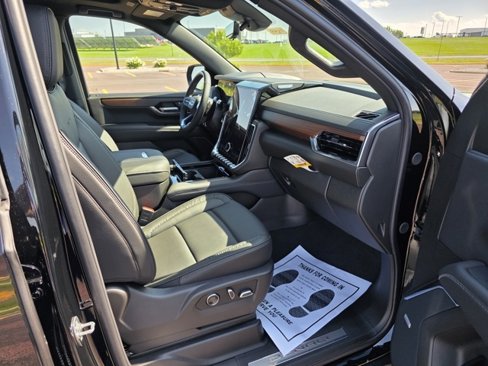 New 2025 GMC Yukon Denali w/ Denali Reserve Package image 29
