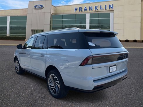 New 2025 Lincoln Navigator L Reserve image 5