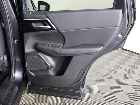 New 2025 Mitsubishi Outlander SE image 26