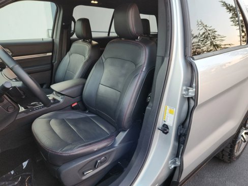 Used 2018 Ford Explorer Sport w/ Equipment Group 401A image 8