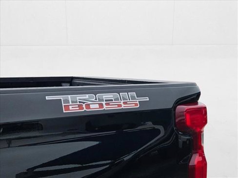 Used 2022 Chevrolet Silverado 1500 LT Trail Boss w/ LPO, Dark Essentials Package image 11