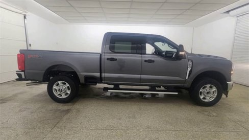 New 2025 Ford F250 XLT w/ FX4 Off-Road Package image 9