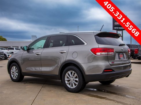Used 2017 Kia Sorento L image 8