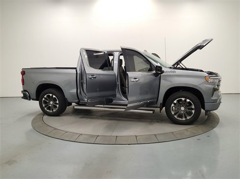 Used 2025 Chevrolet Silverado 1500 High Country w/ Technology Package image 16