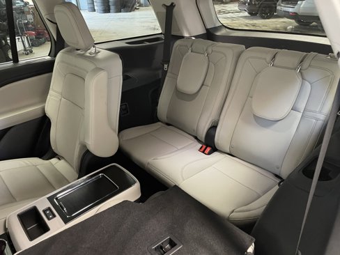 Used 2025 Lincoln Aviator Reserve w/ Equipment Group 201A image 24