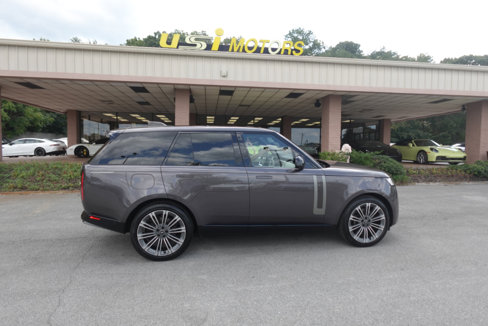 Used 2023 Land Rover Range Rover SE image 2