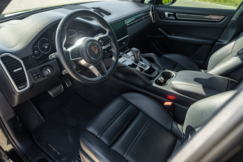 Used 2021 Porsche Cayenne GTS image 33