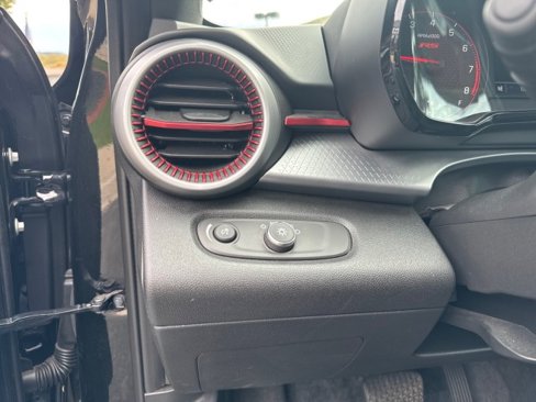 Used 2024 Chevrolet Trax RS image 12