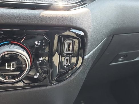 New 2025 Chevrolet Silverado 2500 ZR2 w/ Technology Package image 30