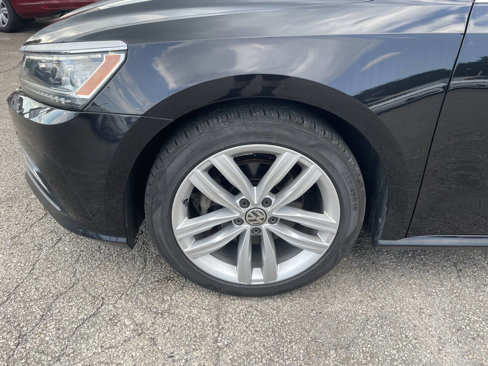 Used 2018 Volkswagen Passat 2.0T SE image 9