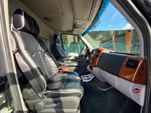 Used 2017 Mercedes-Benz Sprinter 2500 image 20