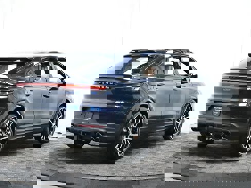 New 2025 Porsche Cayenne Coupe image 5