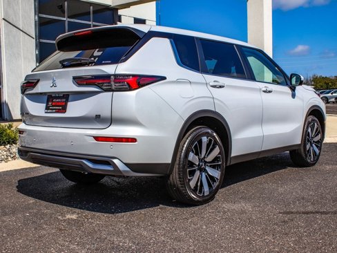 New 2025 Mitsubishi Outlander SE image 6