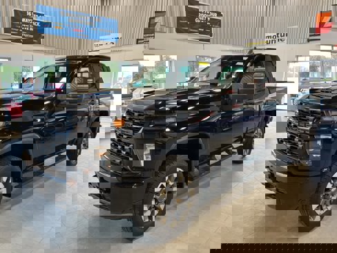 Used 2022 Chevrolet Silverado 2500 Custom w/ Custom Value Package image 1