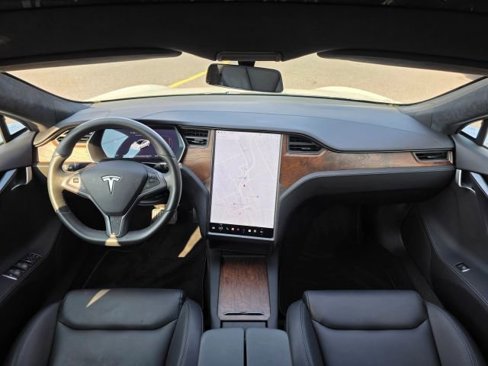 Used 2020 Tesla Model S Long Range Plus image 10