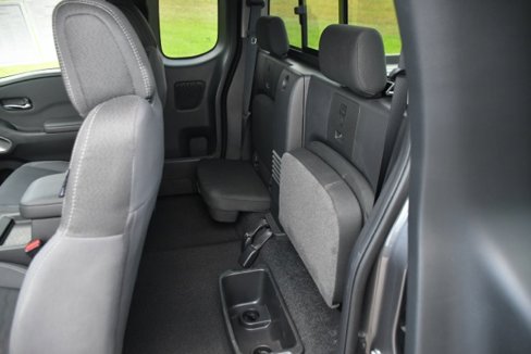 Used 2024 Nissan Frontier SV image 13