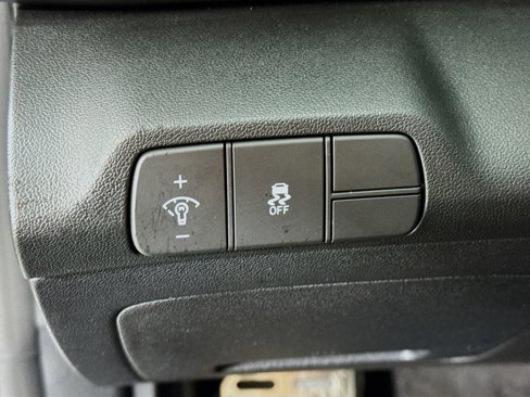 Certified 2025 Hyundai Elantra Sport image 10