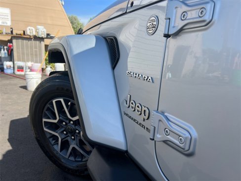 Used 2024 Jeep Wrangler Sahara image 32