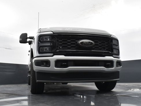 New 2025 Ford F350 XLT image 30