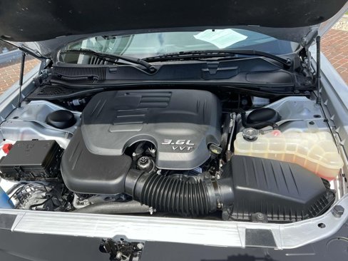 Used 2023 Dodge Challenger SXT image 10