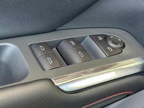 New 2025 Chevrolet Traverse Z71 image 12