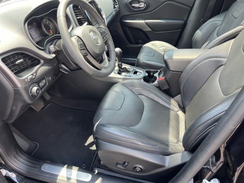 Used 2021 Jeep Cherokee Limited image 9