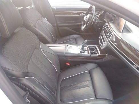 Used 2022 BMW 750i xDrive w/ Autobahn Package image 21