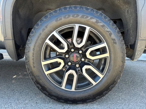 Used 2022 GMC Sierra 1500 AT4 image 35