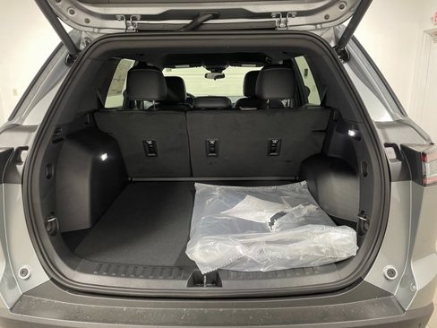 New 2026 Chevrolet Equinox LT w/ Convenience Package II image 23