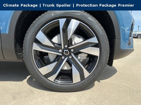 New 2025 Volvo XC40 B5 Ultra w/ Protection Package Premier image 10