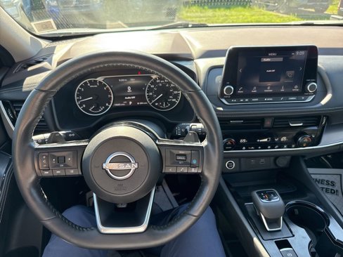 Used 2022 Nissan Rogue SV w/ SV Premium Package image 26