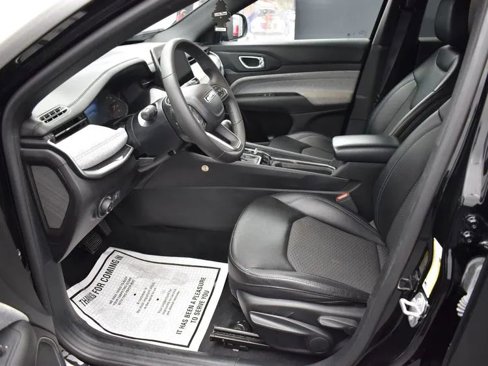 Used 2024 Jeep Compass Latitude image 14