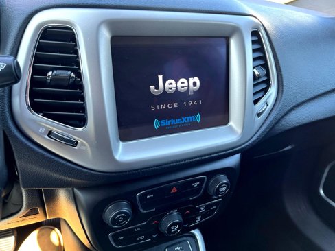 Used 2021 Jeep Compass Latitude image 18