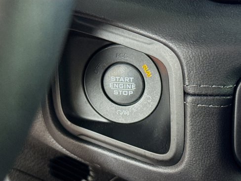Used 2025 Jeep Wrangler Sahara image 20