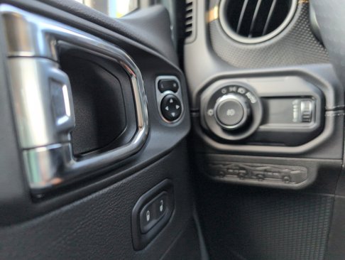 New 2025 Jeep Wrangler Unlimited Rubicon 392 image 13