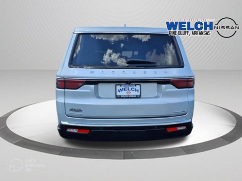 Used 2023 Jeep Wagoneer L Series II image 4