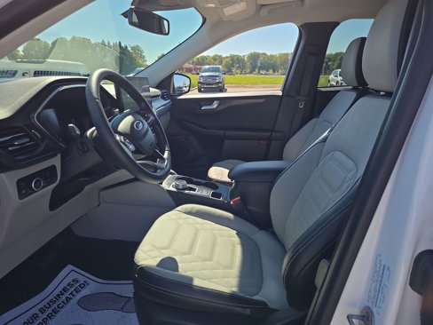 Used 2024 Ford Escape Platinum w/ Premium Technology Package image 24