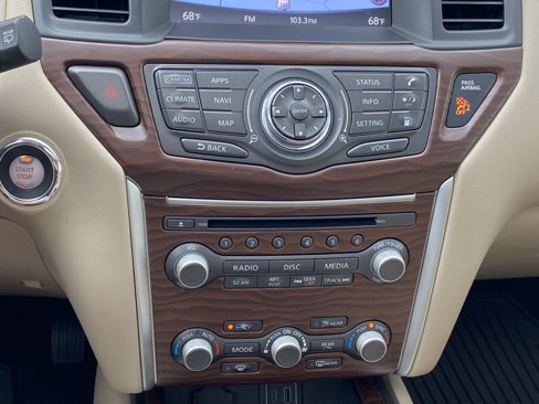 Used 2019 Nissan Pathfinder Platinum image 16