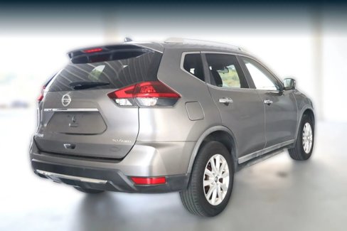 Used 2018 Nissan Rogue SV w/ Premium Package image 10