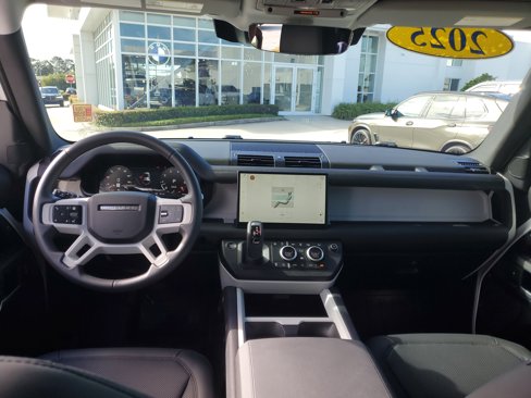 Used 2025 Land Rover Defender 110 S image 10