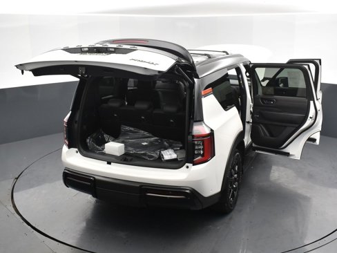 New 2026 Nissan Armada PRO-4X w/ Captain's Chari Seat Package image 33