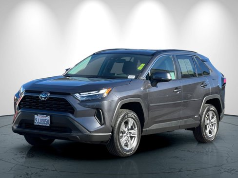 Used 2023 Toyota RAV4 LE image 8
