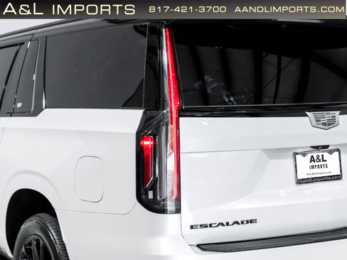 Used 2023 Cadillac Escalade ESV Sport Platinum w/ LPO, ONYX Package image 26