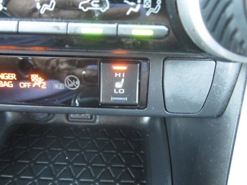 Used 2019 Toyota RAV4 XLE Premium image 40