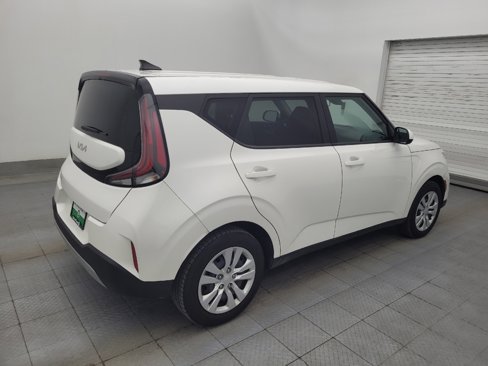 Used 2023 Kia Soul LX image 9