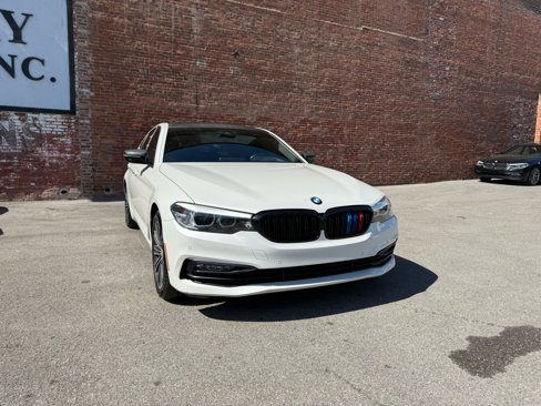 Used 2018 BMW 540i w/ Premium Package image 2