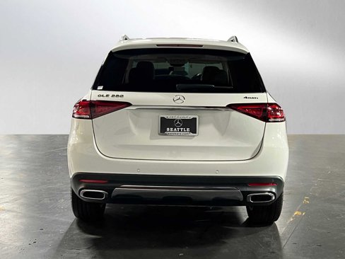 Used 2021 Mercedes-Benz GLE 350 4MATIC image 4