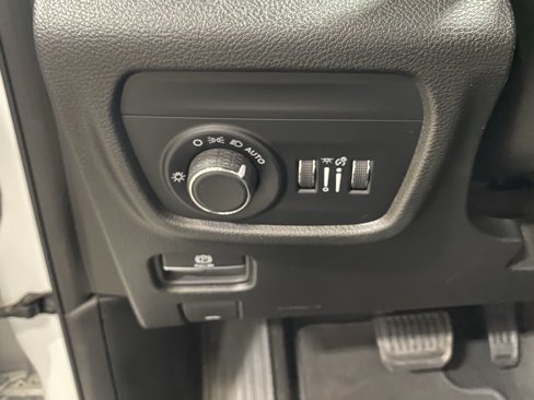 Used 2023 Jeep Grand Cherokee L Laredo image 24